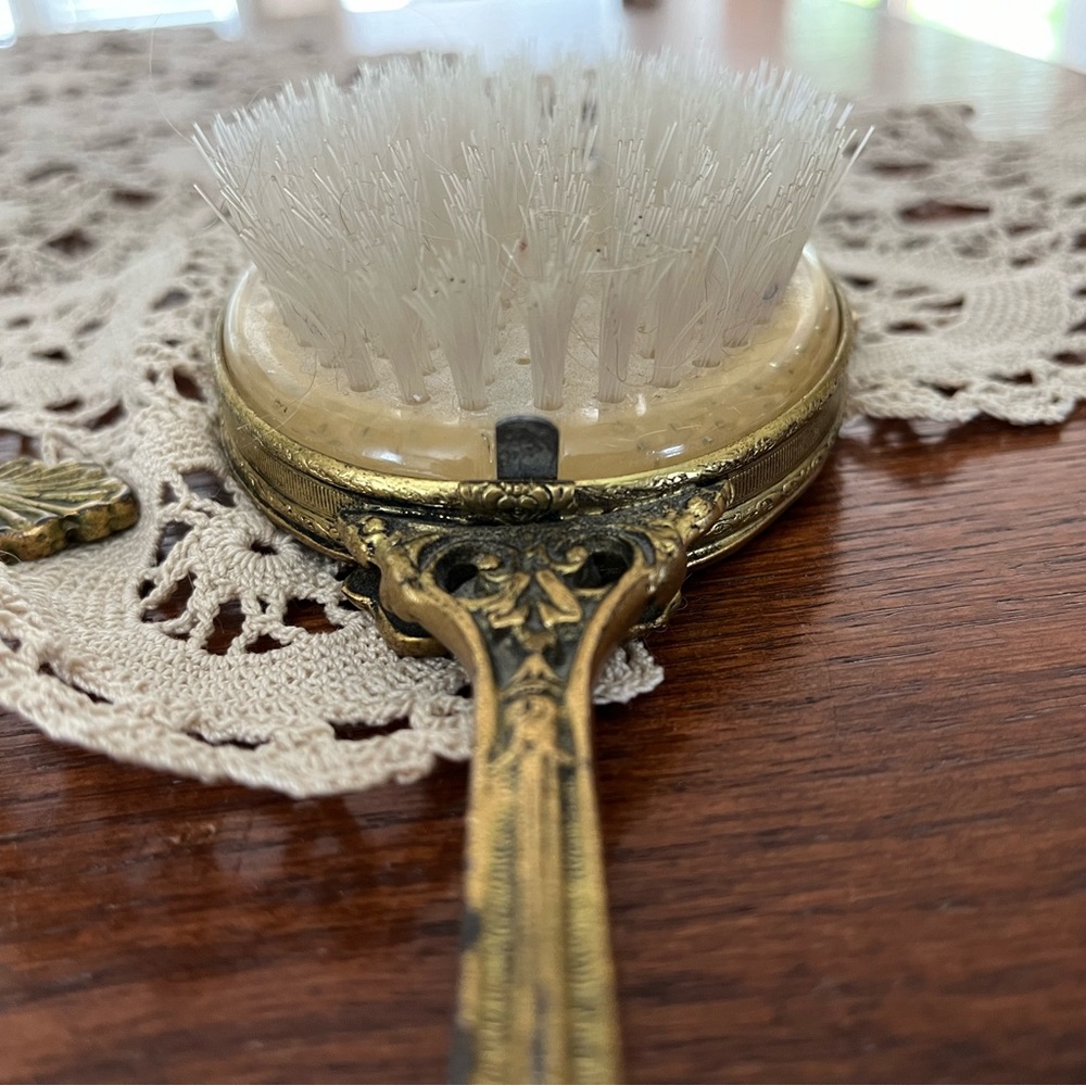 Vintage mirror, brush, comb set - Picture 7 of 16
